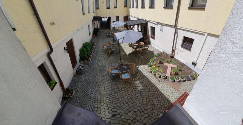 Hotel Goldener Löwe Zeulenroda-Triebes Exterior foto